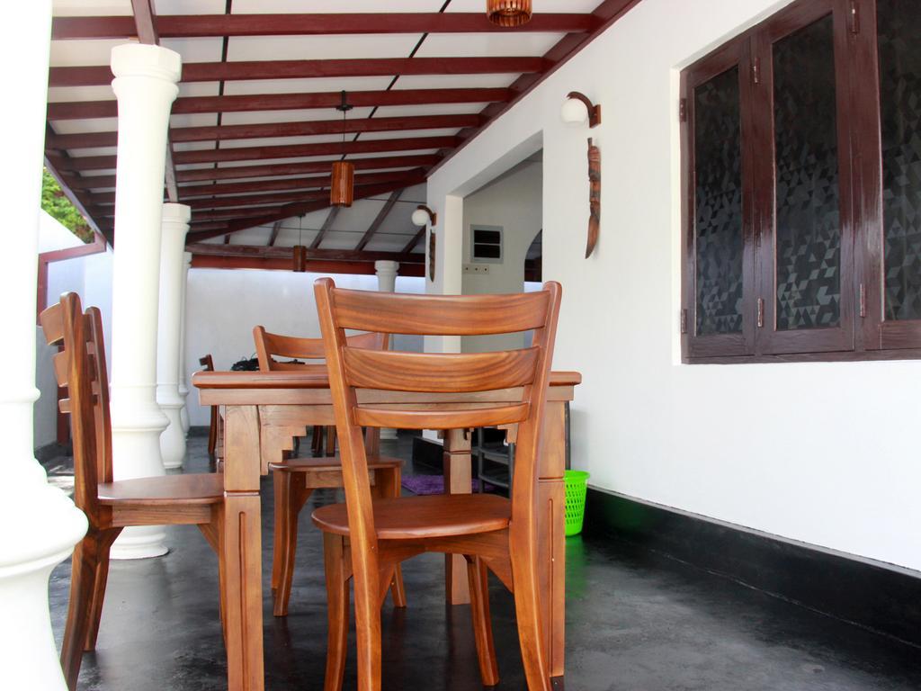 Sooriya Sewana Guest House Banduramulla Buitenkant foto