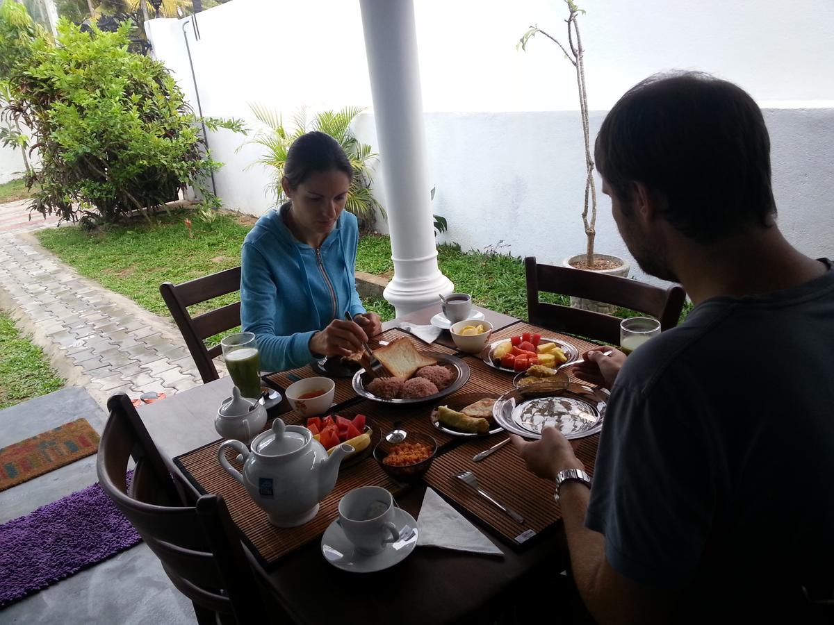 Sooriya Sewana Guest House Banduramulla Buitenkant foto