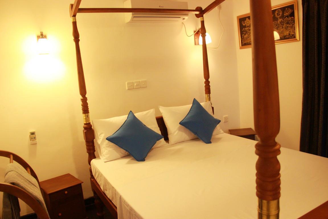 Sooriya Sewana Guest House Banduramulla Buitenkant foto