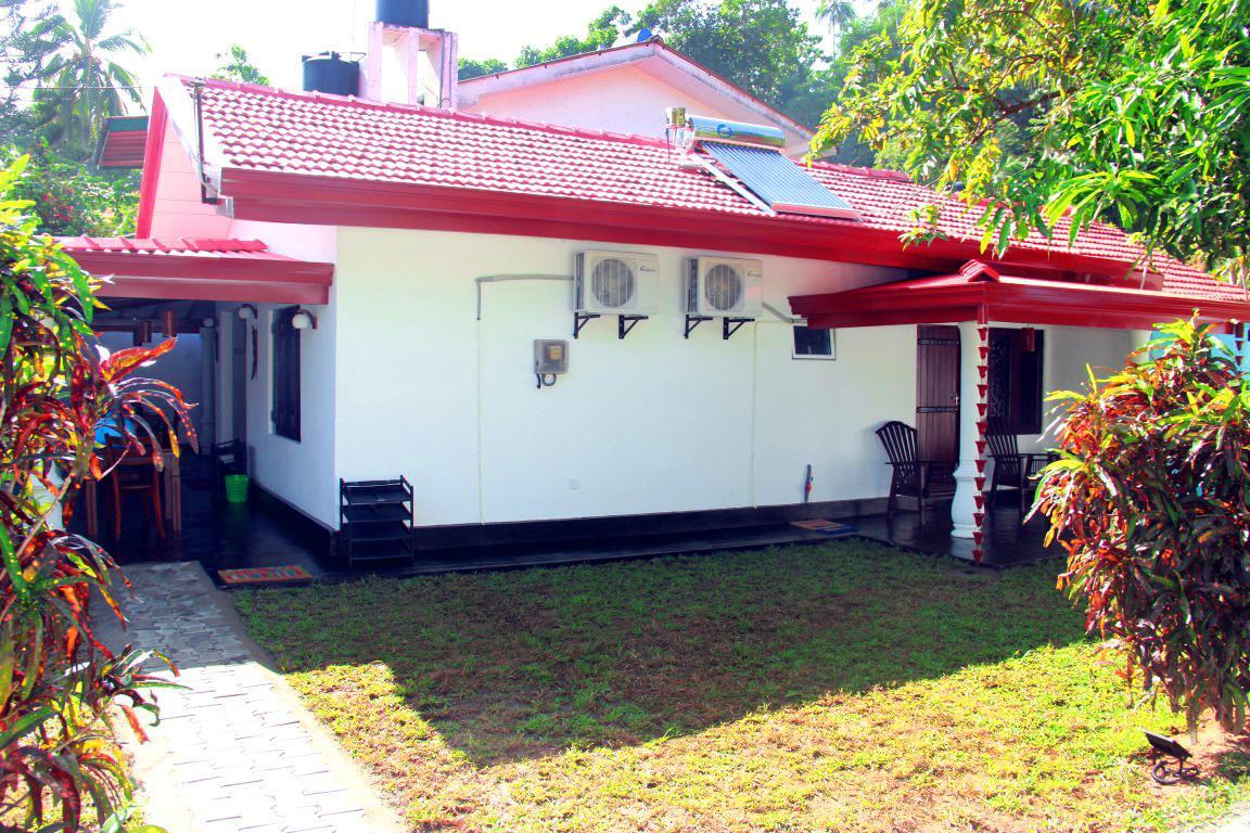 Sooriya Sewana Guest House Banduramulla Buitenkant foto